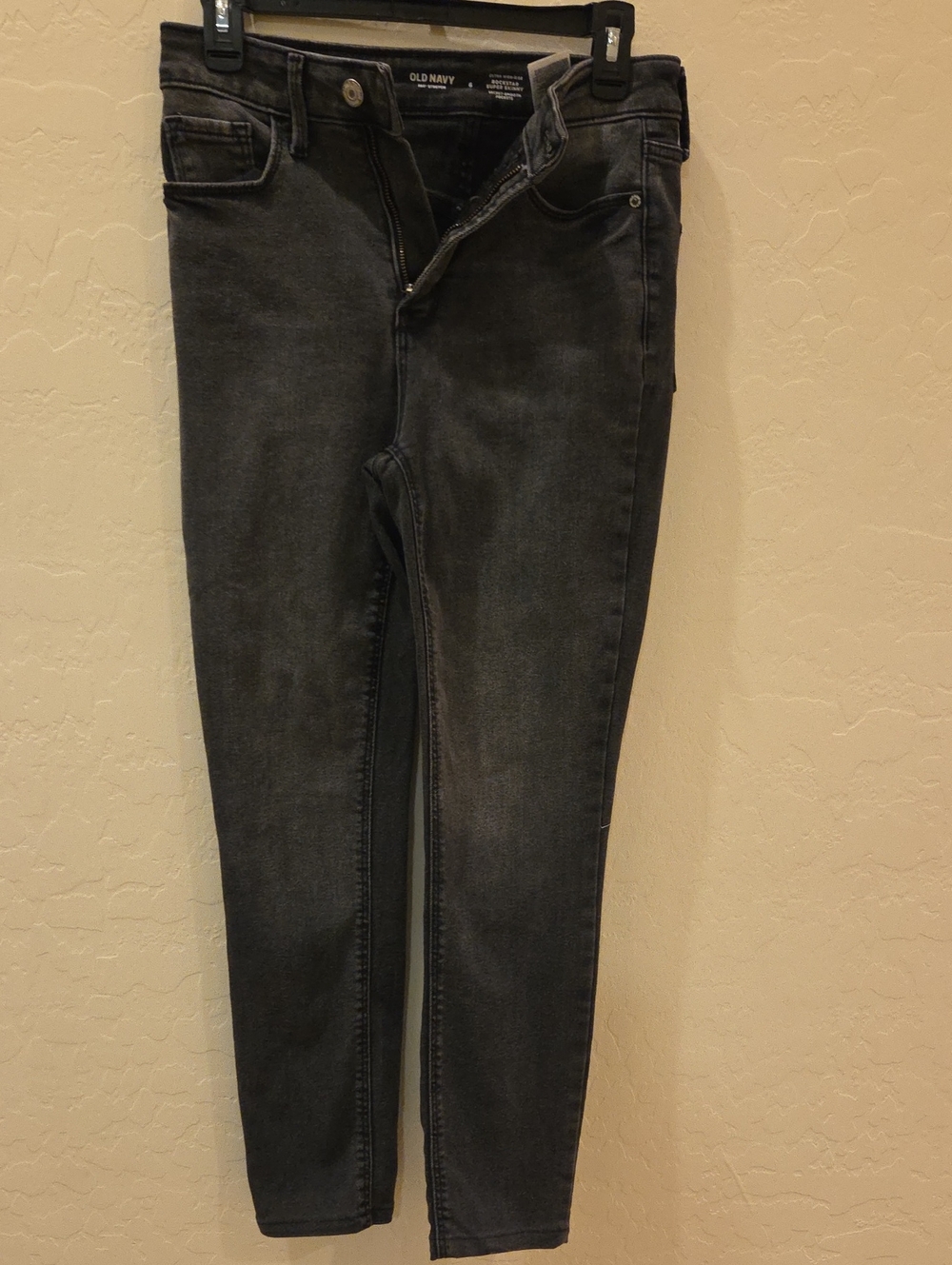 Old Navy 360° Stretch Skinny Jeans Skinny Jeans in Black Size 6